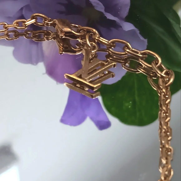 LOUIS VUITTON ✨️ GAMBLE MULTICOLORS SWAROVSKI CRYSTALS BRACELET GOLD-TONE - Picture 5 of 9